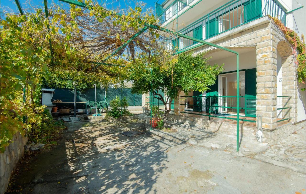 3 Bedroom Lovely Apartment In Brodarica Brodarica  Exteriér fotografie